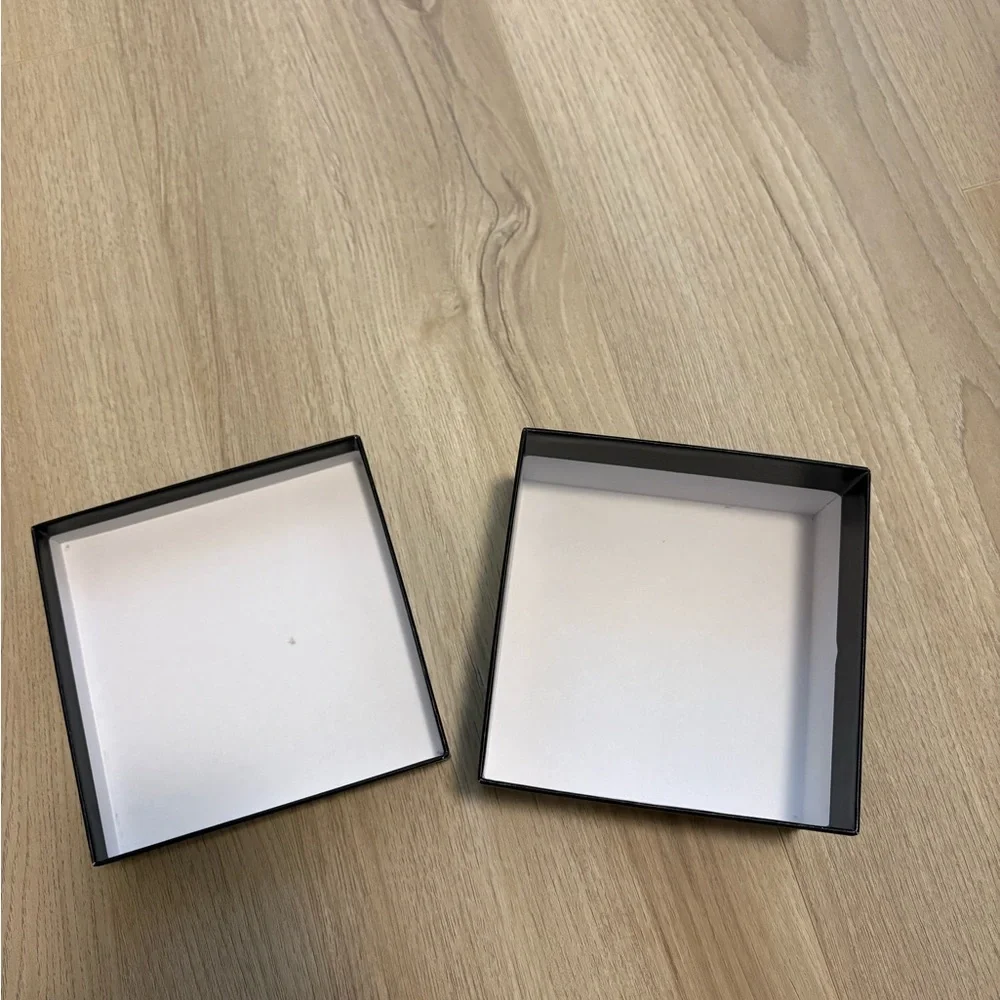 Authentic Prada box - Picture 2 of 3